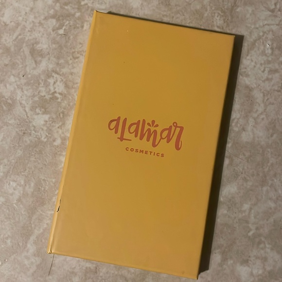 Brand new never used Alamar cosmetics eyeshadow - Picture 1 of 4